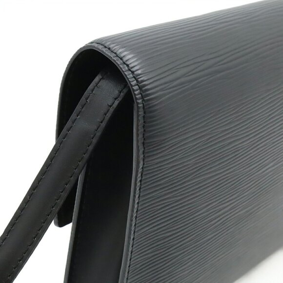 LOUIS VUITTON Black Shoulder Bag - Picture 5 of 10